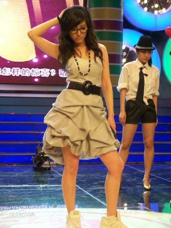 刘忻(Moraynia（中文音译：莫莱妮亚）)2009年综艺满天星现场照素颜照相册