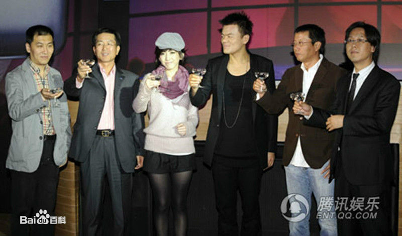 刘忻(Moraynia（中文音译：莫莱妮亚）)2008.10.13北京出道新闻发布会前后照片