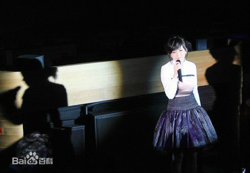 刘忻(Moraynia（中文音译：莫莱妮亚）)2008.10.13北京出道新闻发布会前后照片