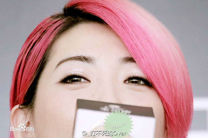 刘忻(Moraynia（中文音译：莫莱妮亚）)2015.5.19出席玉兰油上海美博会换领性感图片图集