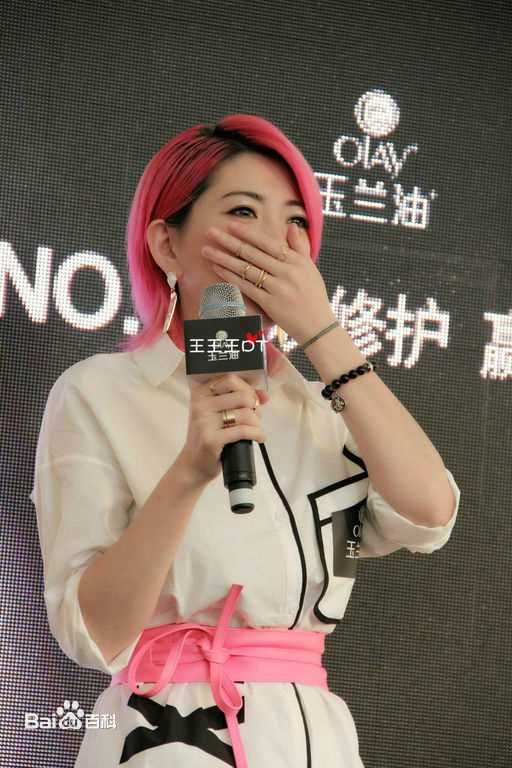 刘忻(Moraynia（中文音译：莫莱妮亚）)2015.5.19出席玉兰油上海美博会换领性感图片图集