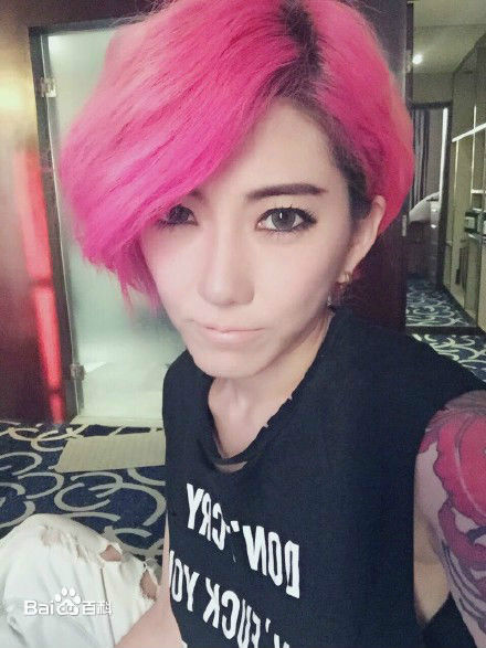 刘忻(Moraynia（中文音译：莫莱妮亚）)2015.5.22河南郑州歌友会壁纸壁纸