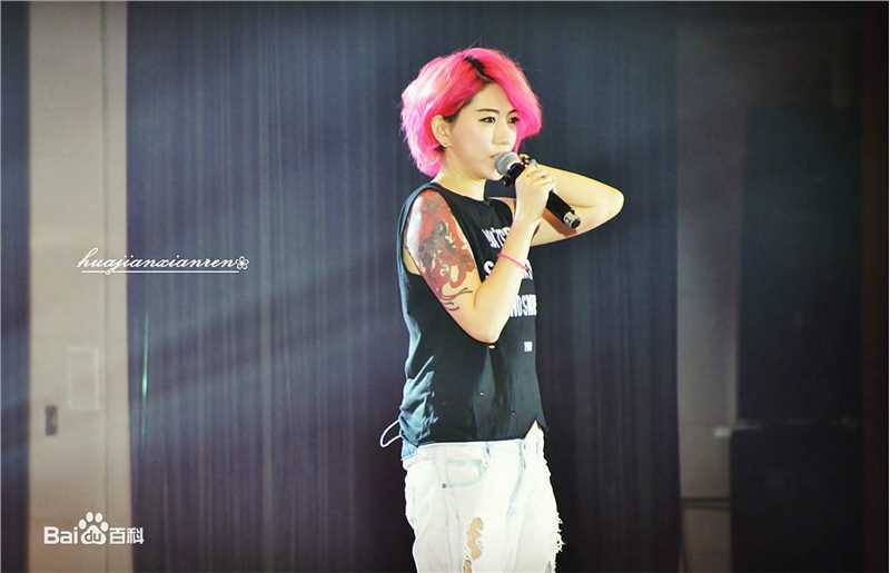 刘忻(Moraynia（中文音译：莫莱妮亚）)2015.5.22河南郑州歌友会壁纸壁纸