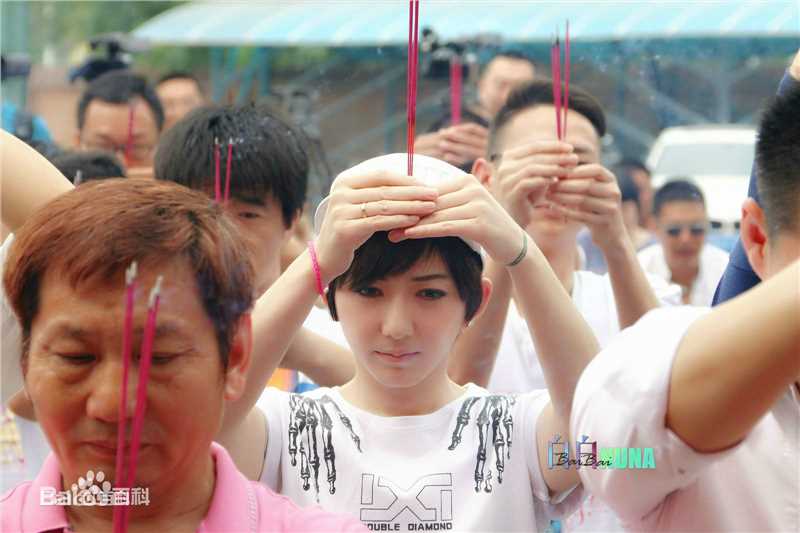 最全刘忻(Moraynia（中文音译：莫莱妮亚）)在2015.5.28《热舞之灵》开机发布会中的壁纸