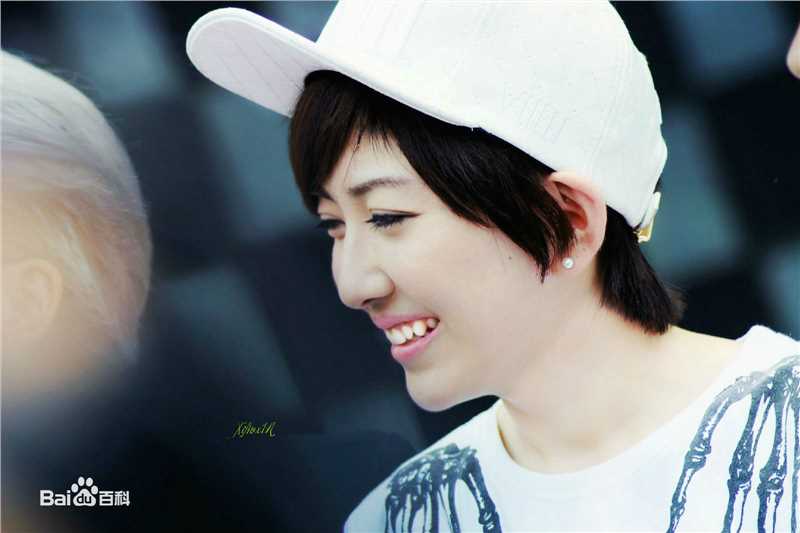 最全刘忻(Moraynia（中文音译：莫莱妮亚）)在2015.5.28《热舞之灵》开机发布会中的壁纸