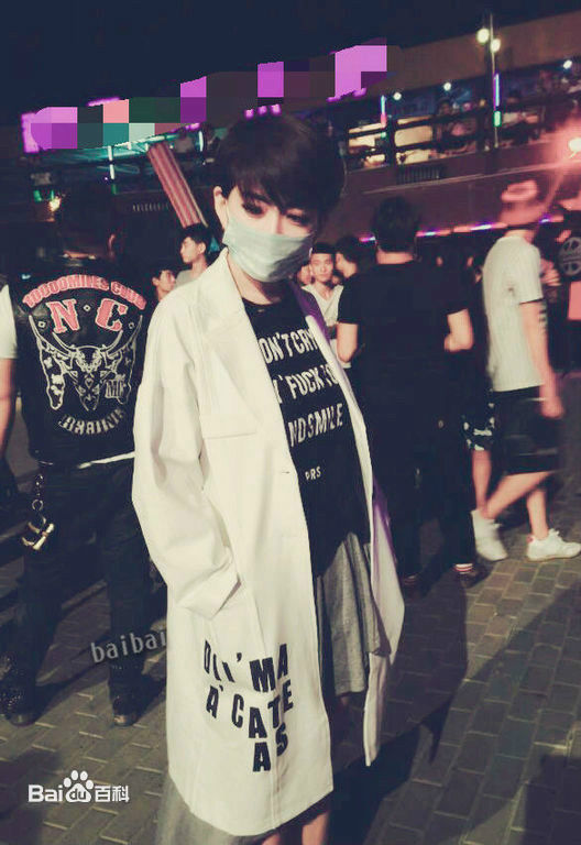 精选刘忻(Moraynia（中文音译：莫莱妮亚）)在《热舞之灵》片场照中的图册