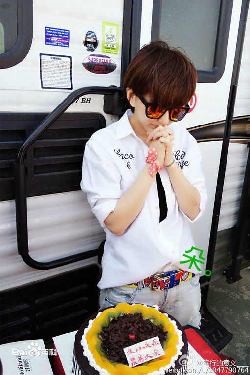 精选刘忻(Moraynia（中文音译：莫莱妮亚）)在《热舞之灵》片场照中的图册