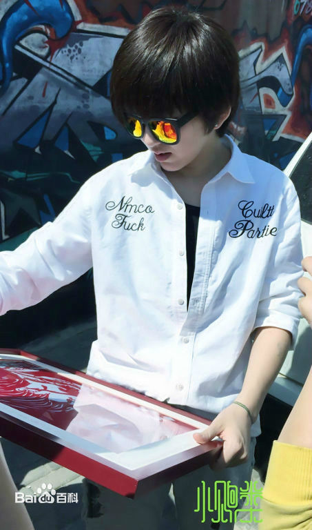 精选刘忻(Moraynia（中文音译：莫莱妮亚）)在《热舞之灵》片场照中的图册