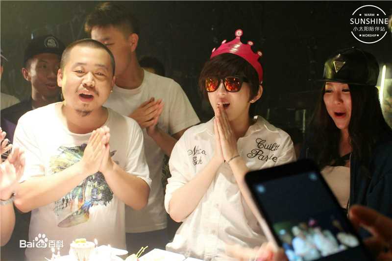 精选刘忻(Moraynia（中文音译：莫莱妮亚）)在《热舞之灵》片场照中的图册