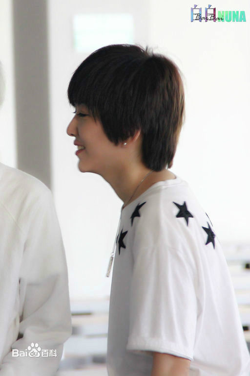 精选刘忻(Moraynia（中文音译：莫莱妮亚）)在《热舞之灵》片场照中的图册