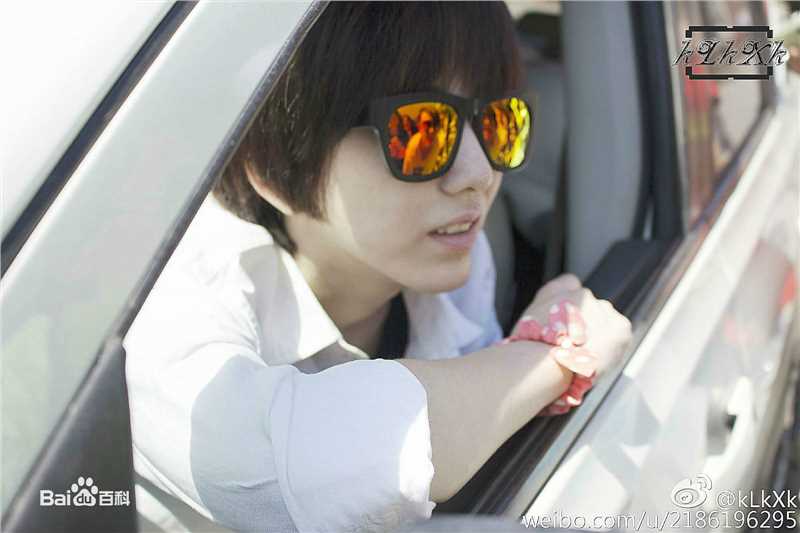 精选刘忻(Moraynia（中文音译：莫莱妮亚）)在《热舞之灵》片场照中的图册