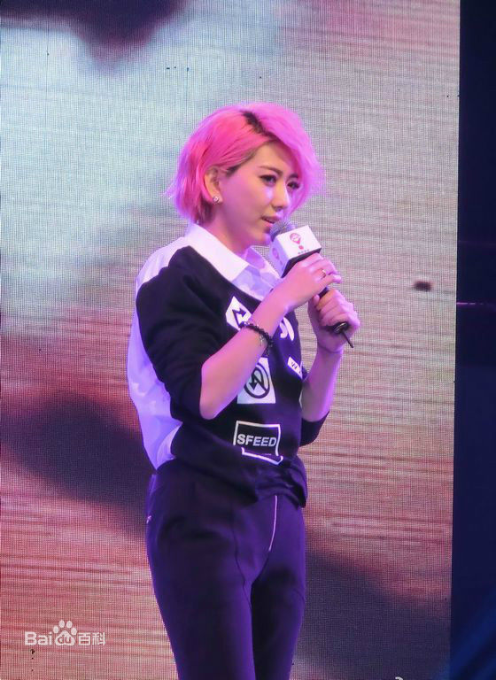 刘忻(Moraynia（中文音译：莫莱妮亚）)2014.12.20福建南平歌友会生活照