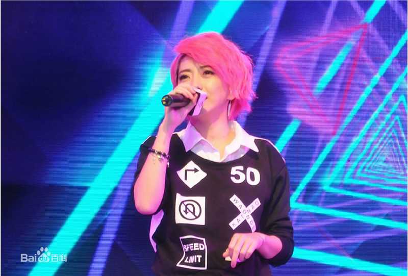 刘忻(Moraynia（中文音译：莫莱妮亚）)2014.12.20福建南平歌友会生活照