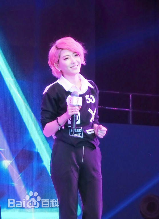 刘忻(Moraynia（中文音译：莫莱妮亚）)2014.12.20福建南平歌友会生活照