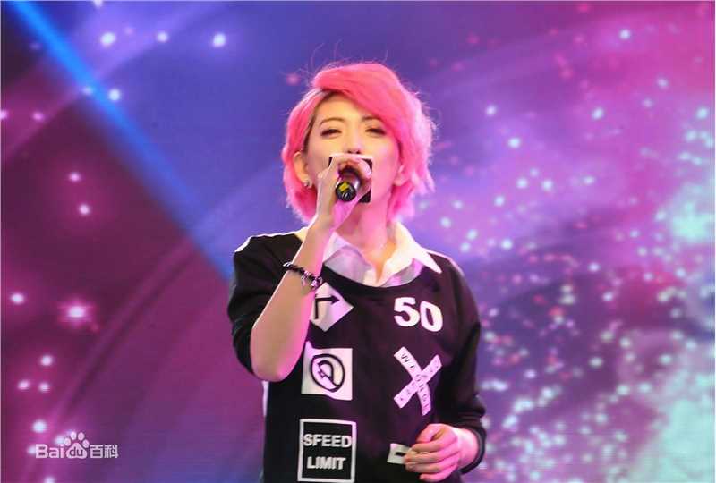 刘忻(Moraynia（中文音译：莫莱妮亚）)2014.12.20福建南平歌友会生活照