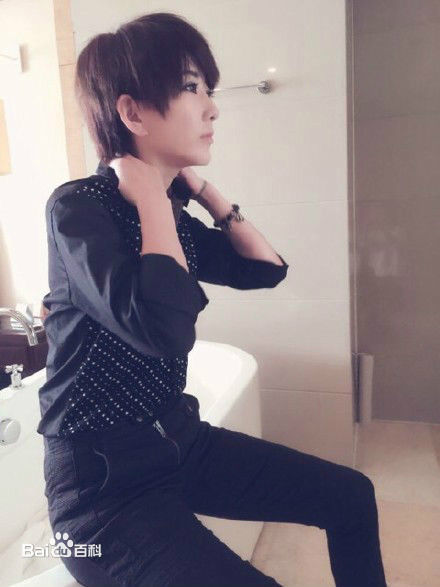 刘忻(Moraynia（中文音译：莫莱妮亚）)2015.6.27四川内江万达广场见面会图册