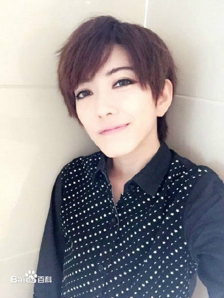 刘忻(Moraynia（中文音译：莫莱妮亚）)2015.6.27四川内江万达广场见面会图册