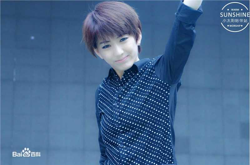 刘忻(Moraynia（中文音译：莫莱妮亚）)2015.6.27四川内江万达广场见面会图册