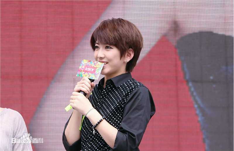 刘忻(Moraynia（中文音译：莫莱妮亚）)2015.6.27四川内江万达广场见面会图册