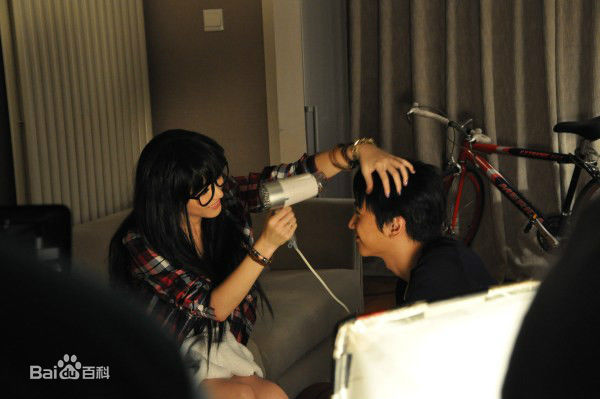 刘忻(Moraynia（中文音译：莫莱妮亚）)个人歌曲MV现场花絮照图片图册