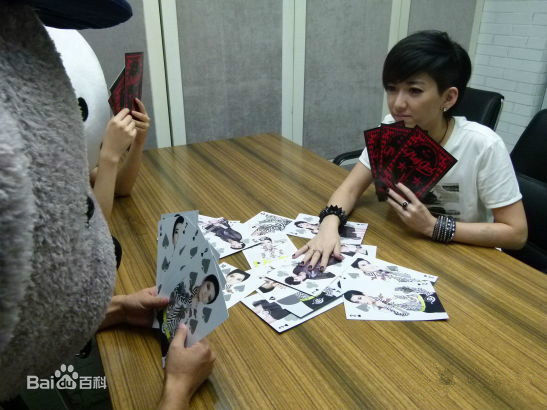 刘忻(Moraynia（中文音译：莫莱妮亚）)个人歌曲MV现场花絮照图片图册