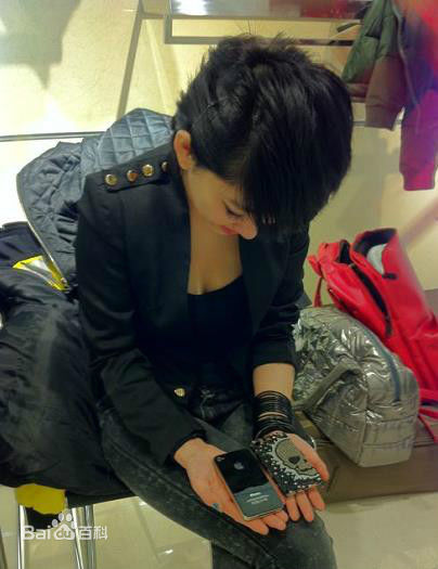 刘忻(Moraynia（中文音译：莫莱妮亚）)生活照（2007.1.20-2011.4.1）壁纸壁纸