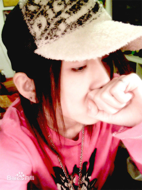 刘忻(Moraynia（中文音译：莫莱妮亚）)生活照（2007.1.20-2011.4.1）壁纸壁纸