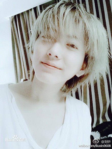 刘忻(Moraynia（中文音译：莫莱妮亚）)生活照（2014.1.1-2014.12.31）性感图片图集