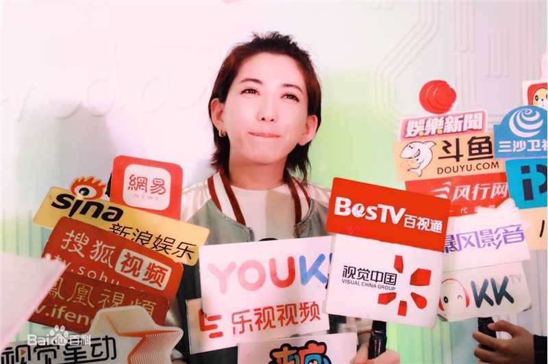 最新刘忻(Moraynia（中文音译：莫莱妮亚）)性感图片