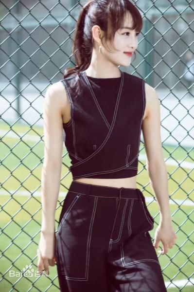 赵圆瑗2017年EASY星街拍生活照