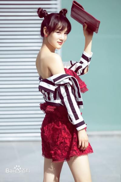 赵圆瑗2017年EASY星街拍生活照