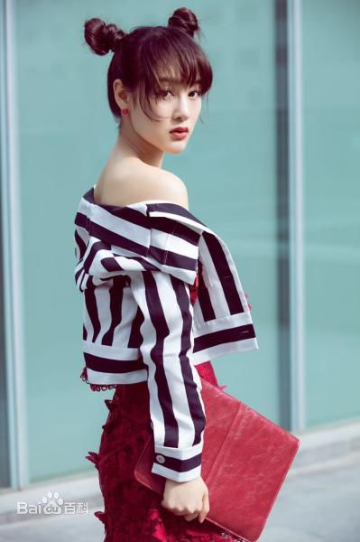 赵圆瑗2017年EASY星街拍生活照