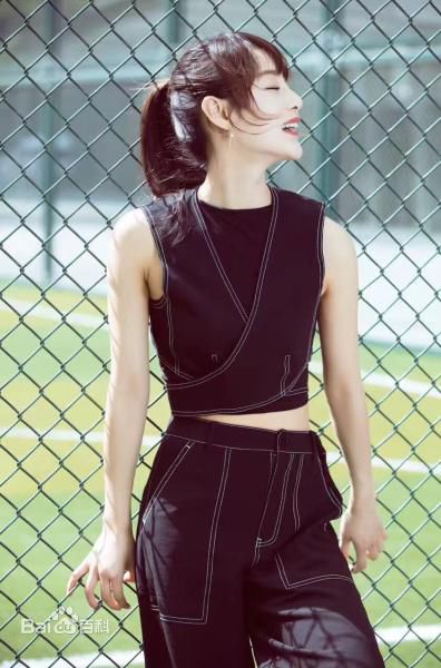 赵圆瑗2017年EASY星街拍生活照