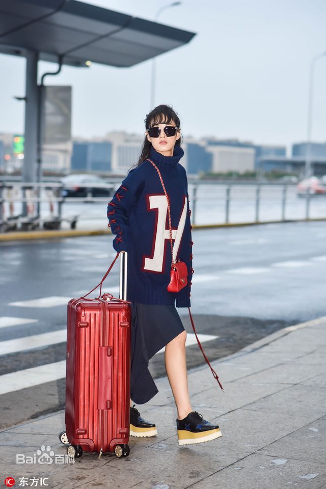 赵圆瑗2016年街拍前后照片