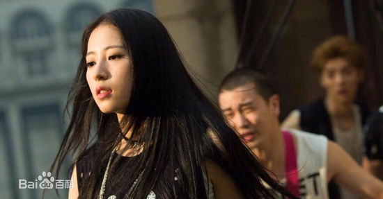 周雨彤(Zhou Yutong)在《重返二十岁》小美学姐中的