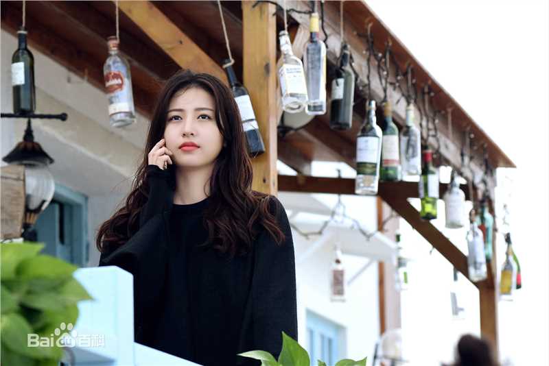 最新周雨彤(Zhou Yutong)在《寒武纪》唐印中的图集