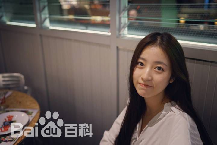 周雨彤(Zhou Yutong)生活照性感图片图集