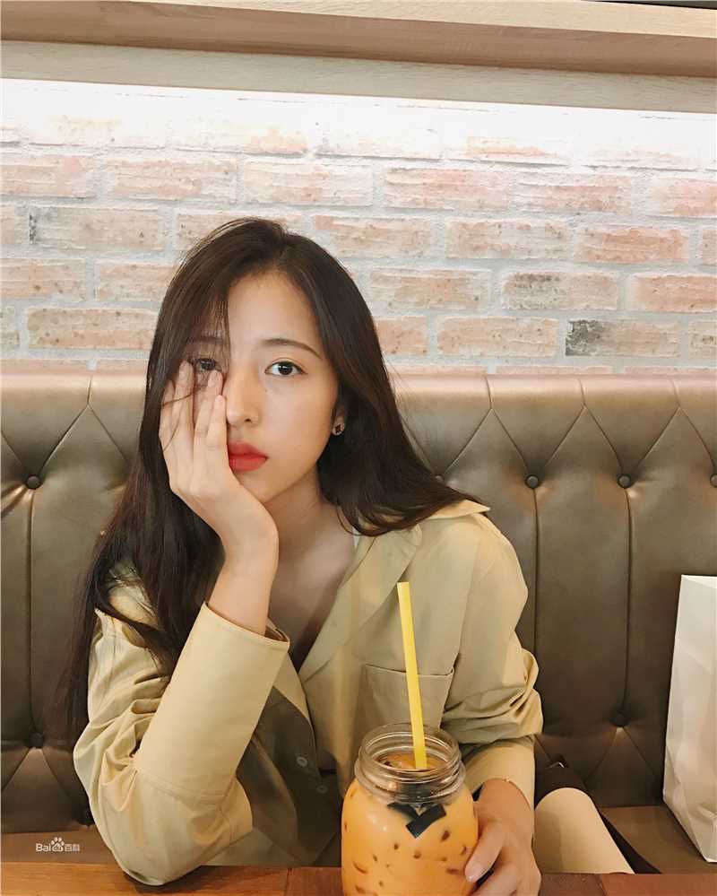 周雨彤(Zhou Yutong)生活照性感图片图集