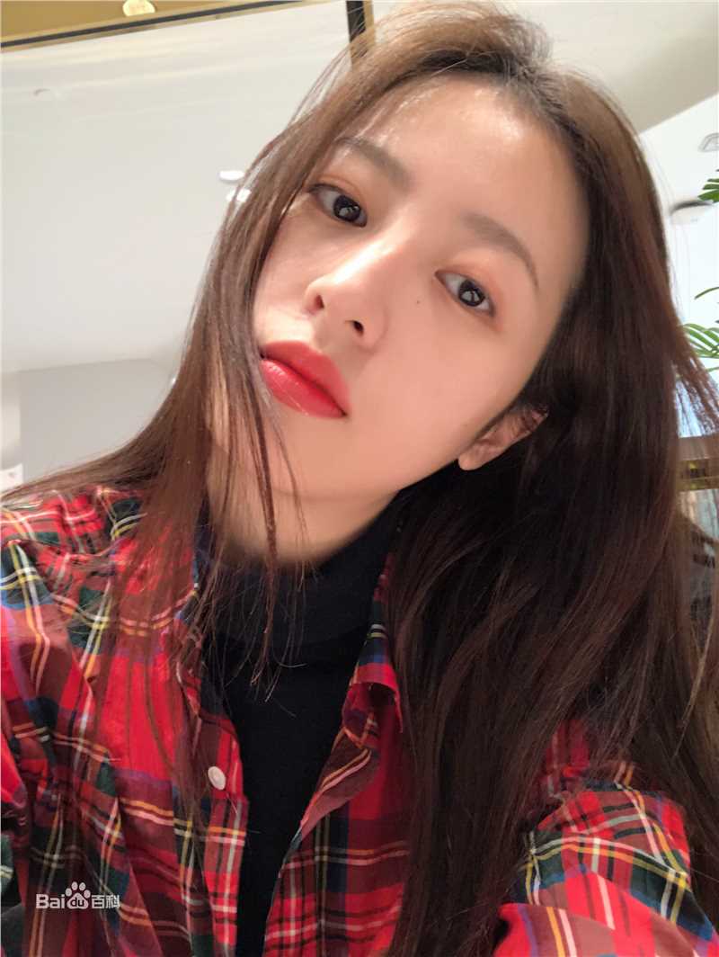 周雨彤(Zhou Yutong)生活照性感图片图集