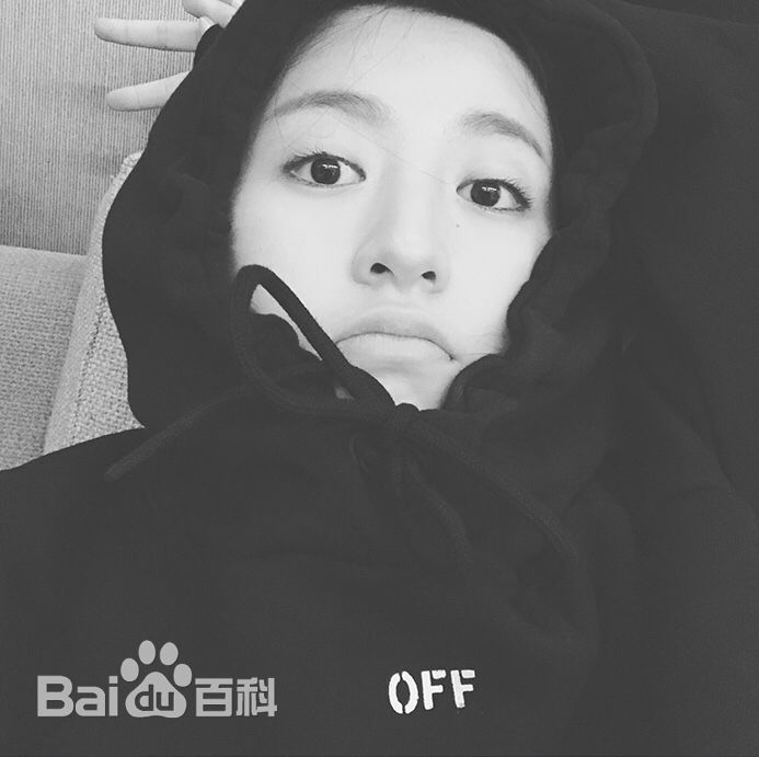 周雨彤(Zhou Yutong)生活照性感图片图集