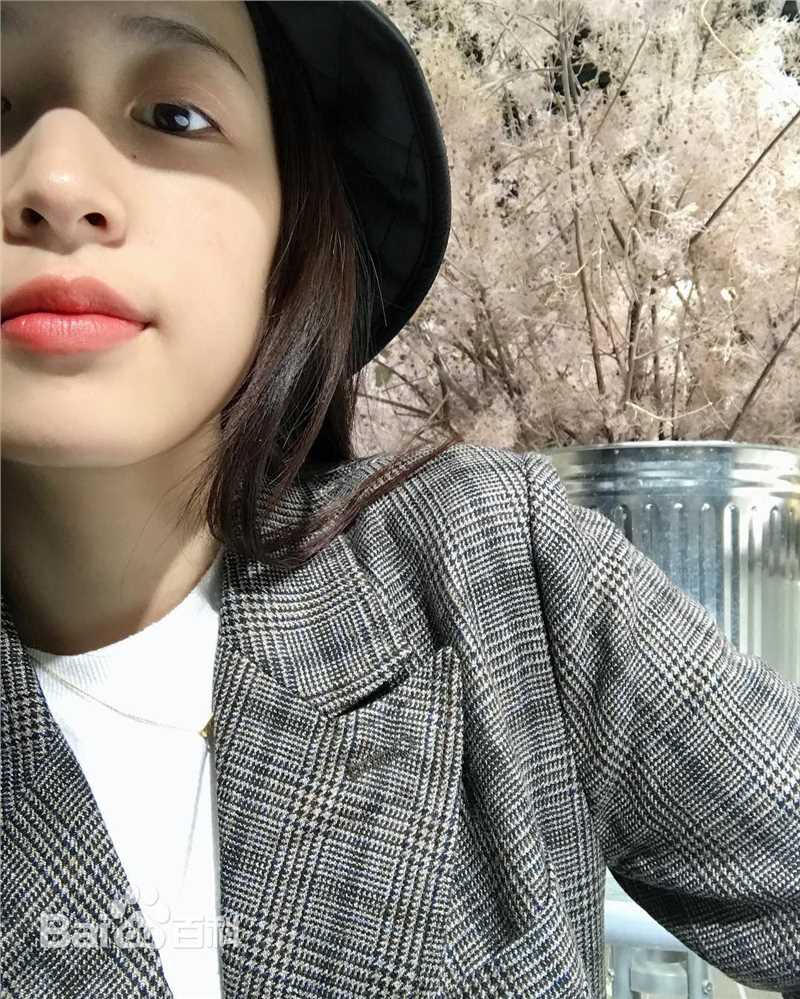 周雨彤(Zhou Yutong)生活照性感图片图集