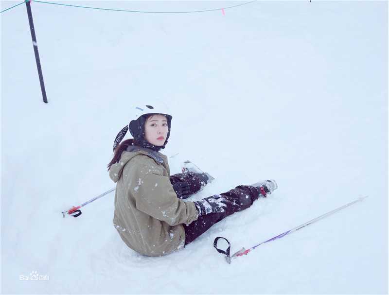 周雨彤(Zhou Yutong)生活照性感图片图集