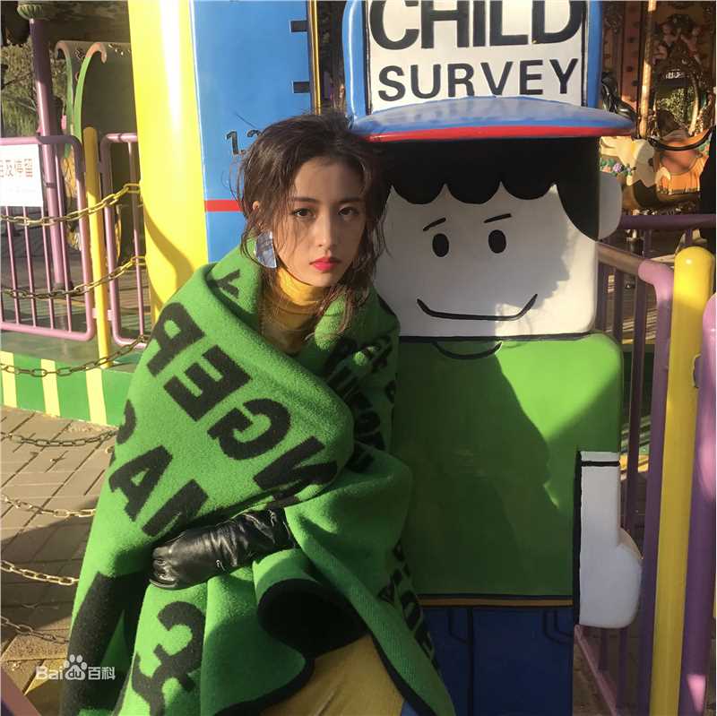 周雨彤(Zhou Yutong)生活照性感图片图集