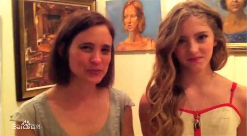 薇洛·西尔德斯(Willow Shields)和家人素颜照相册