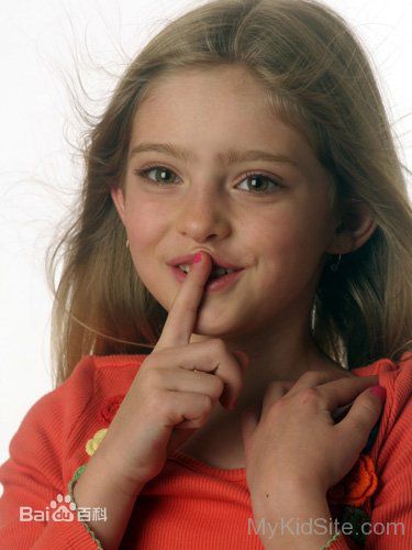 薇洛·西尔德斯(Willow Shields)童年时期图片图册