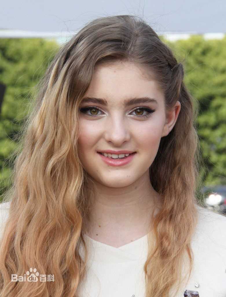 薇洛·西尔德斯(Willow Shields)红毯图册