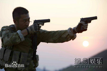 精选刘腾远在《战狼》剧组照中的图册
