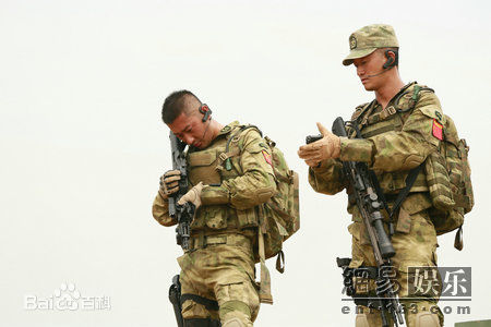 精选刘腾远在《战狼》剧组照中的图册