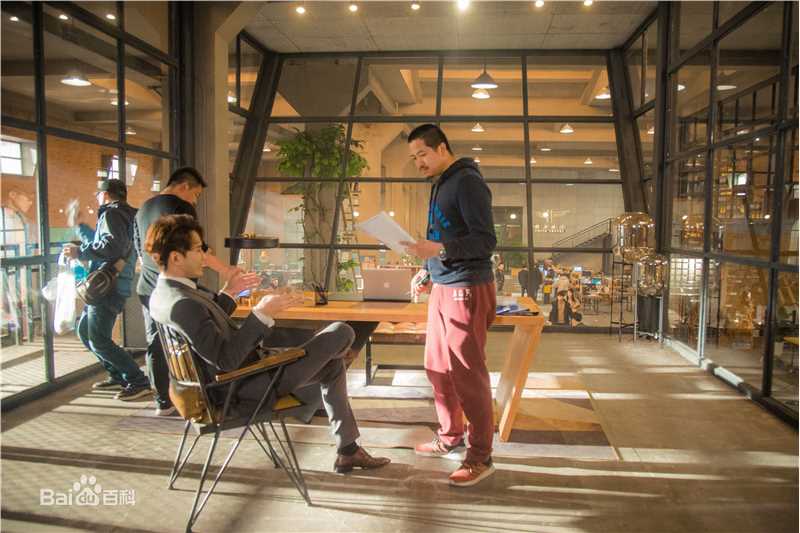 陈熙泰(Sam.C)工作照壁纸壁纸