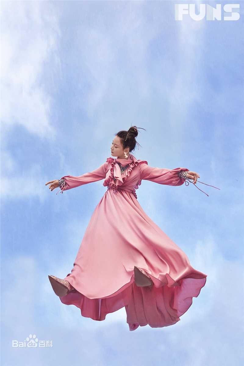 尚语贤最新杂志壁纸